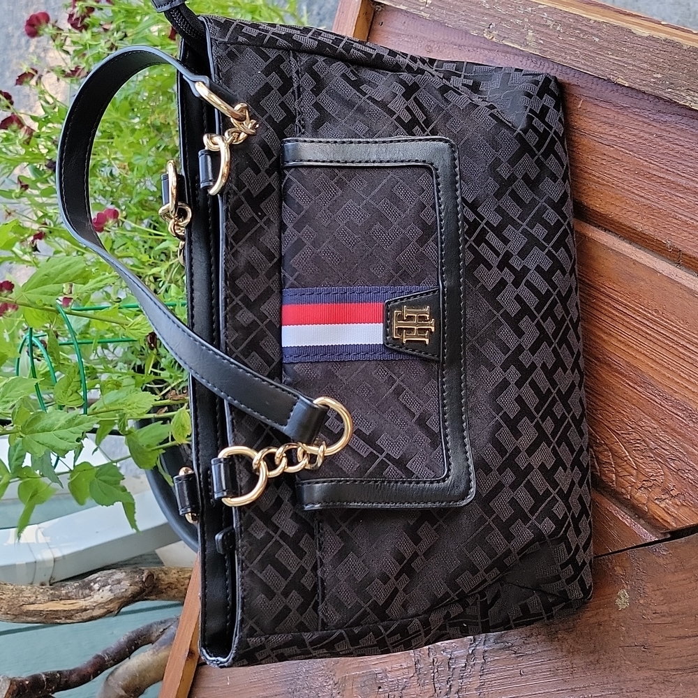🍃 Tommy Hilfiger purse bag